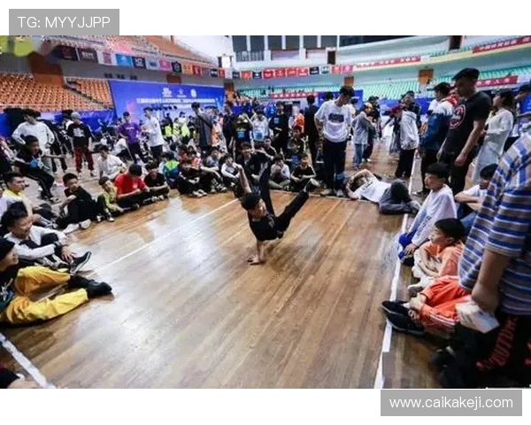 武汉街舞队与南京街舞队赛后分析灵活性对决的精彩瞬间与启示