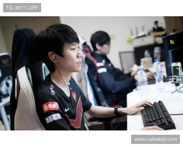 新赛季前哨LPL德玛西亚杯群星汇聚争夺荣耀巅峰对决即将上演 新赛季前哨LPL德玛西亚杯群星汇聚争夺荣耀巅峰对决即将上演