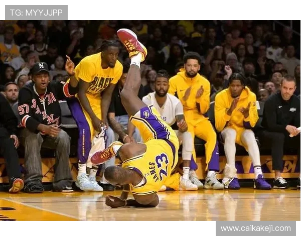 2007年湖人与骑士的巅峰对决回顾与精彩瞬间分析